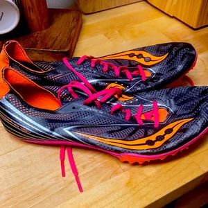 Saucony Endorphin MD4 spikes